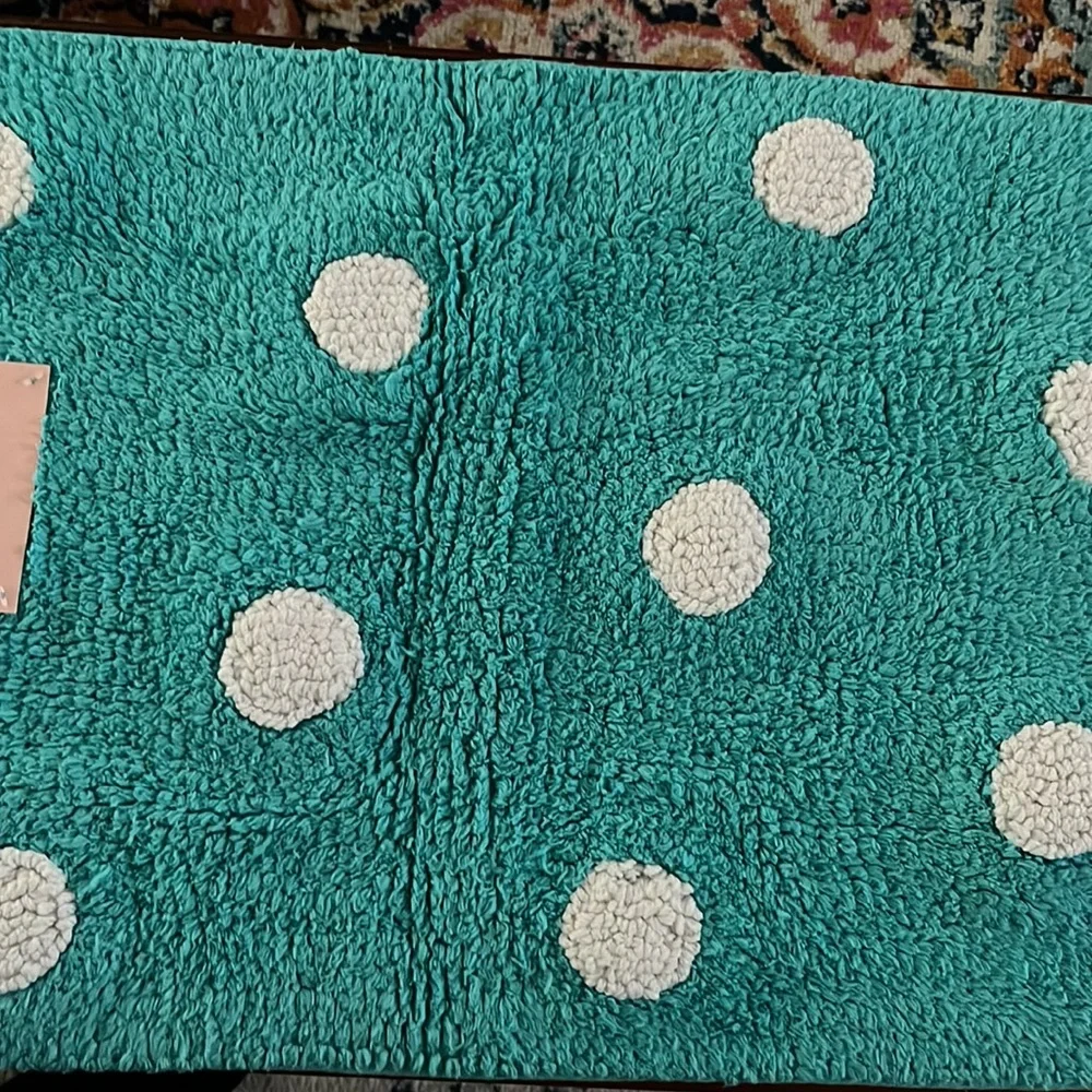 Kate Spade  bath mat size 17 X 24 inches NEW !Firm Price!